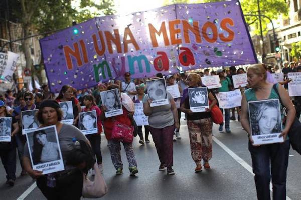 imagen 2 de Cultura || Mujeres de Argentina; protestan en contra de la violencia machista