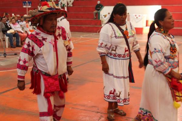 Magna convivencia reúne a cientos de indígenas y mestizos en ... - El Sol de Nayarit