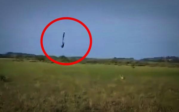 imagen 1 de Nota Roja || Muere cadete de Semar al no abrir su paracaídas